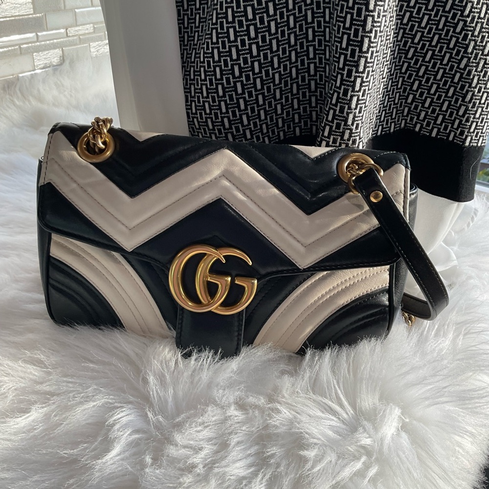Gucci Marmont GG Black White Chevron Matelasse Leather Fold Over Flap Bag - Picture 1 of 10